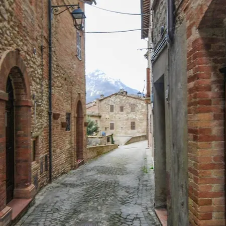 Semesterbostad Gorgeous In Montefortino